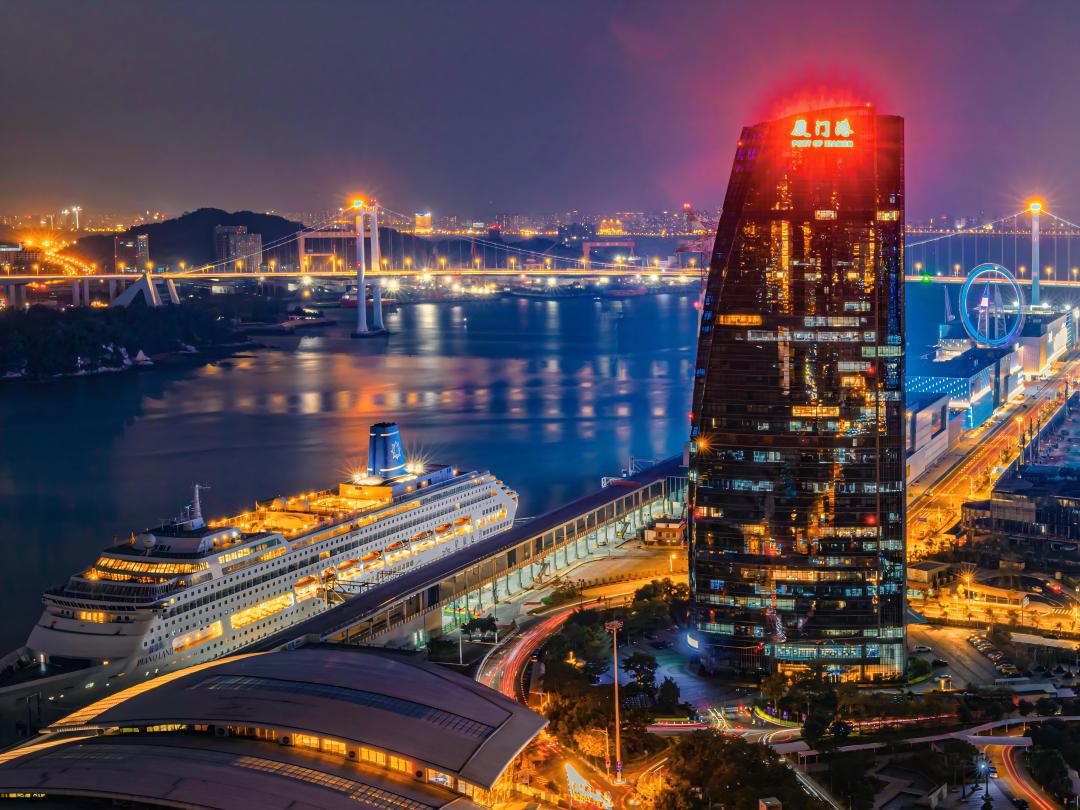 《融合之光》  朱靖莹.jpg