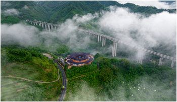 《山间大道》 胡剑文 龙洲集团股份有限公司永定分公司.jpg